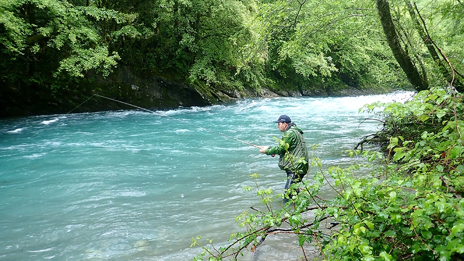 Laurent en stage de pêche aux appâts naturels en dérive