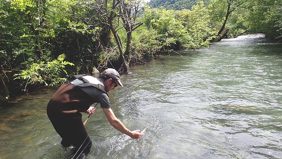 Marc en stage de pêche à la truite à la mouche